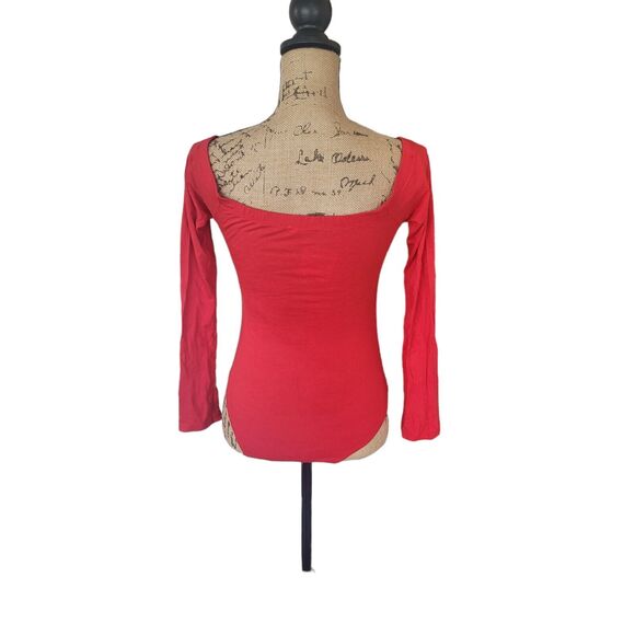 NWT Heart and hips red bodysuit with long sleeves, boat neck, size medium - Picture 2 of 4